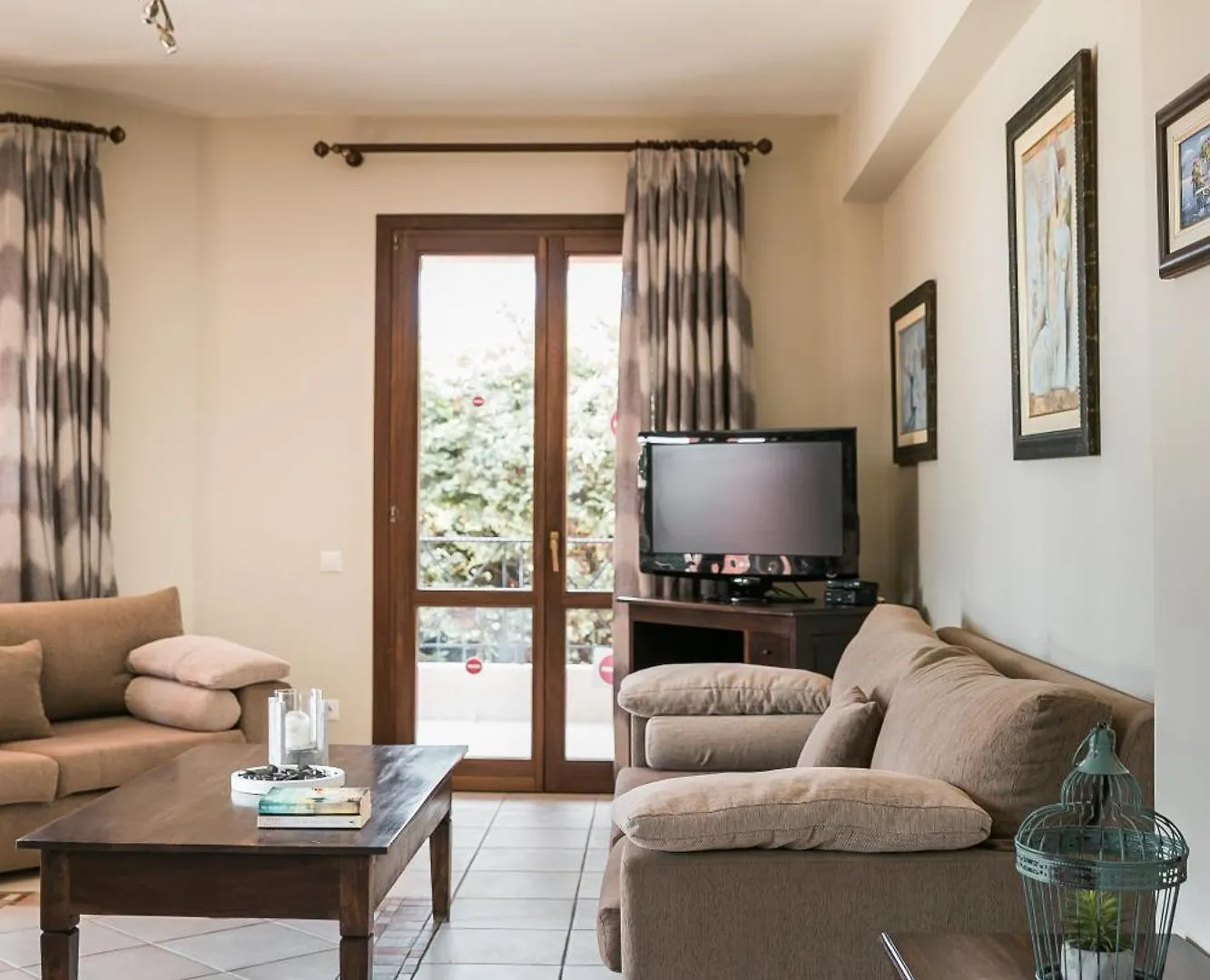 Sun Villas Свороната Греция