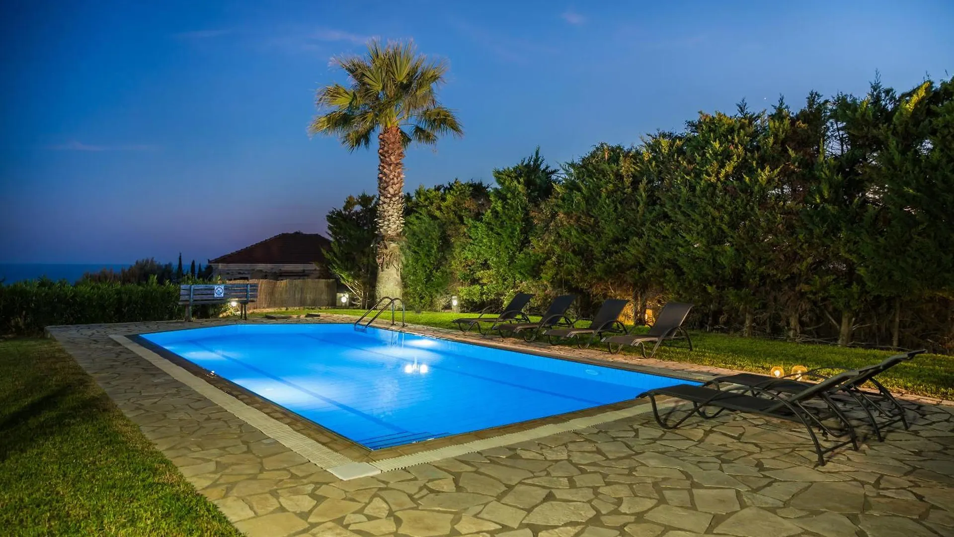 Sun Villas Свороната
